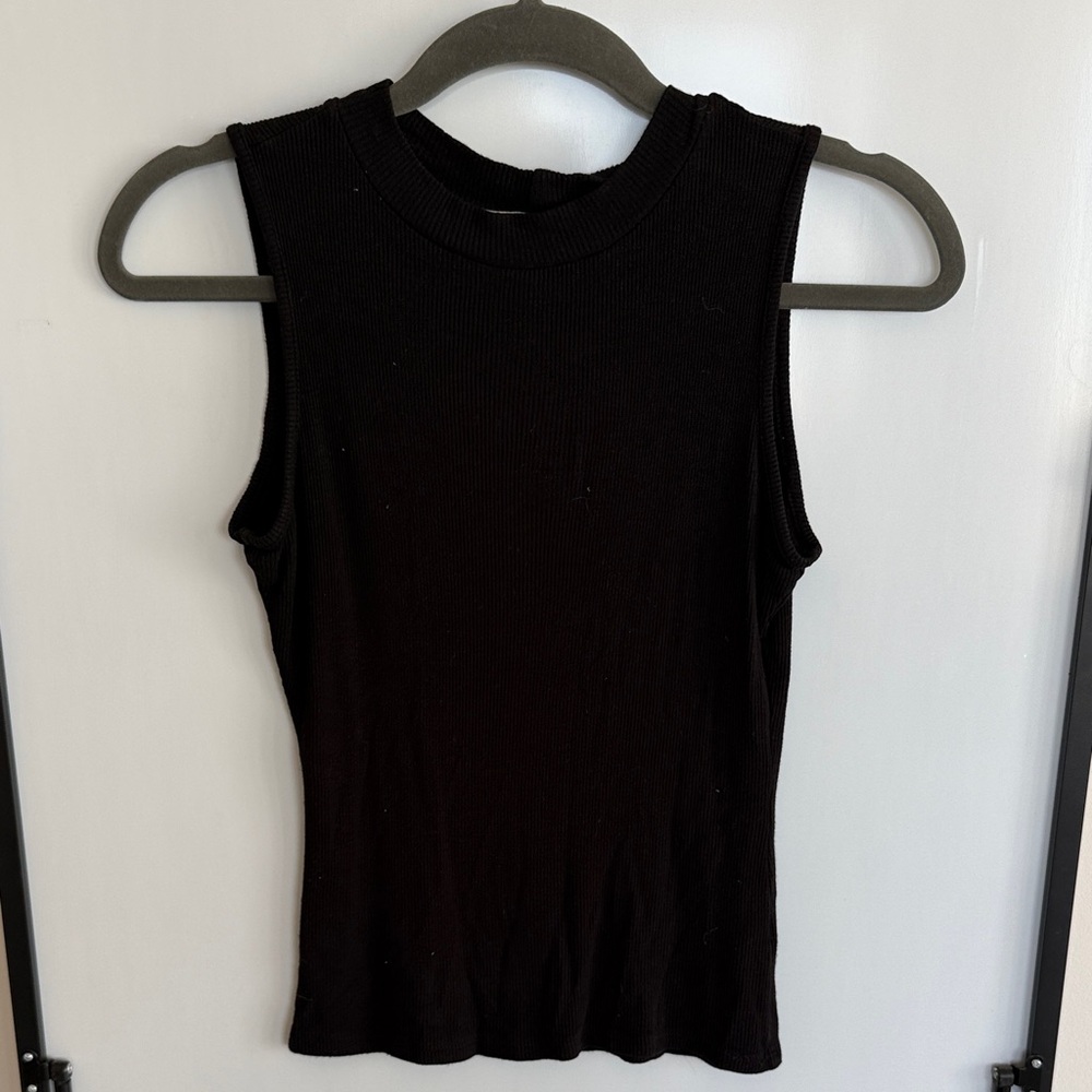 Miami (brand) Sleeveless Black Ribbed Top